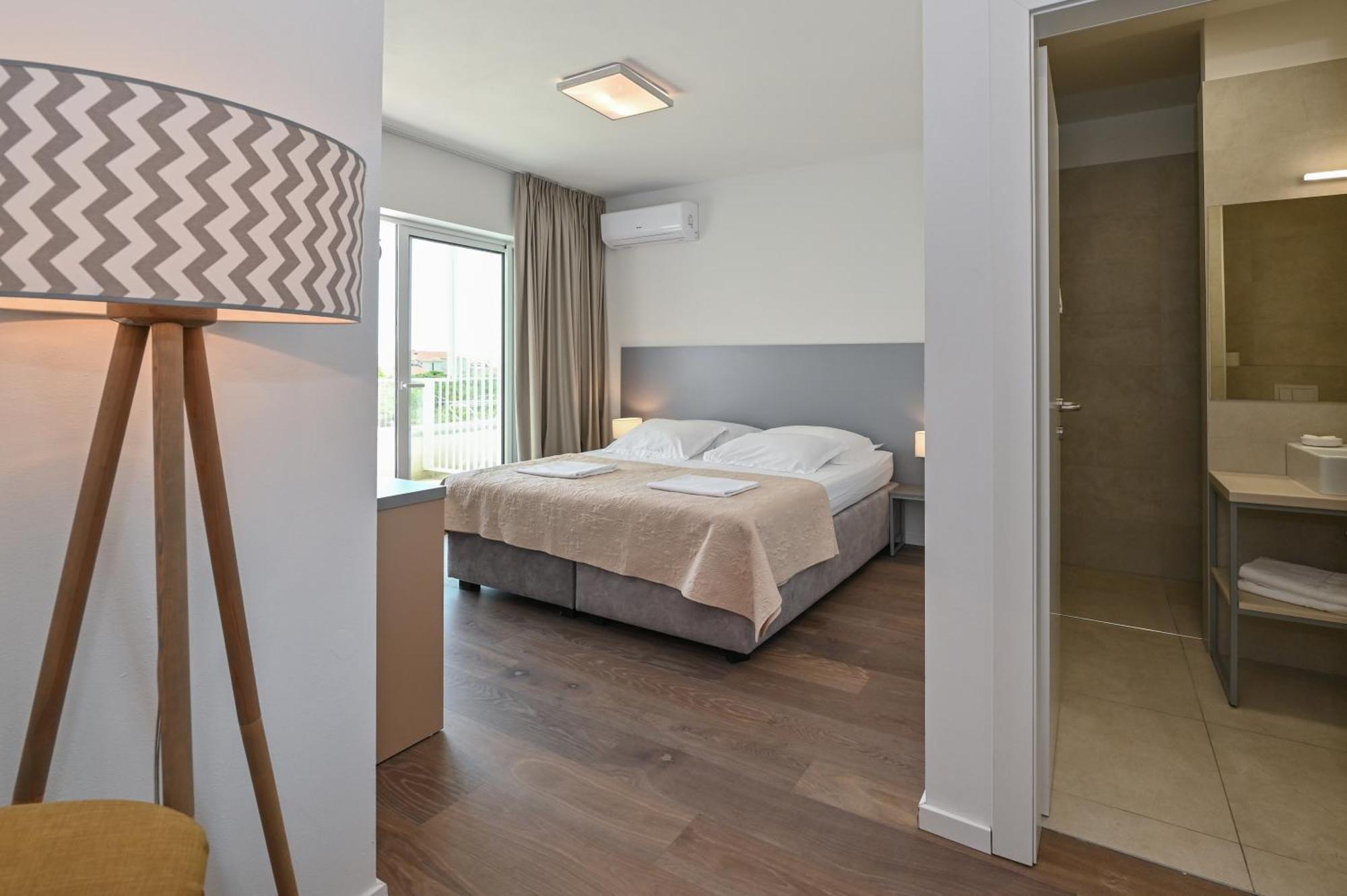 Villa Cala, Hotel Rooms&Apartments โนวาลยา ภายนอก รูปภาพ