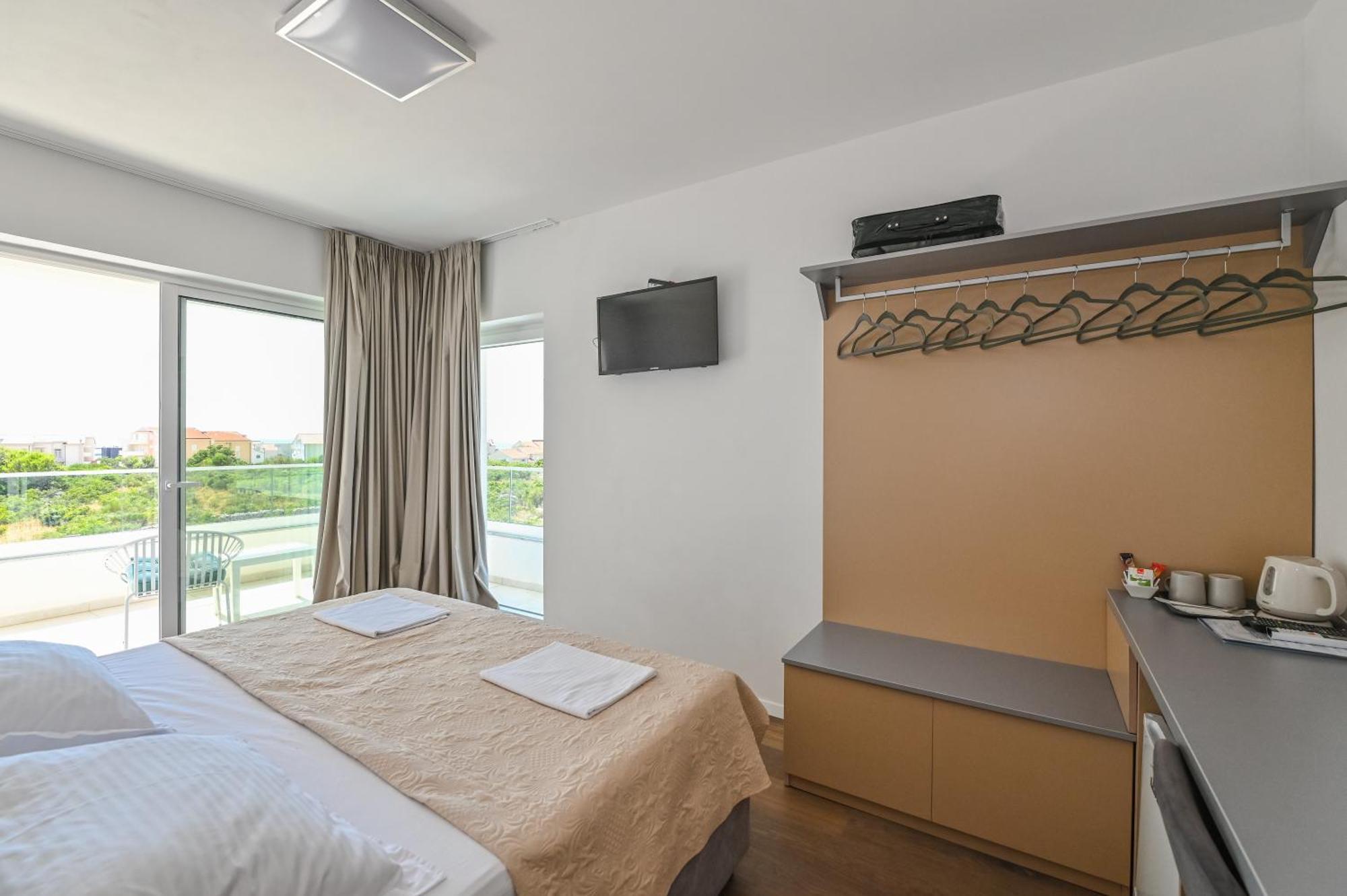 Villa Cala, Hotel Rooms&Apartments โนวาลยา ภายนอก รูปภาพ