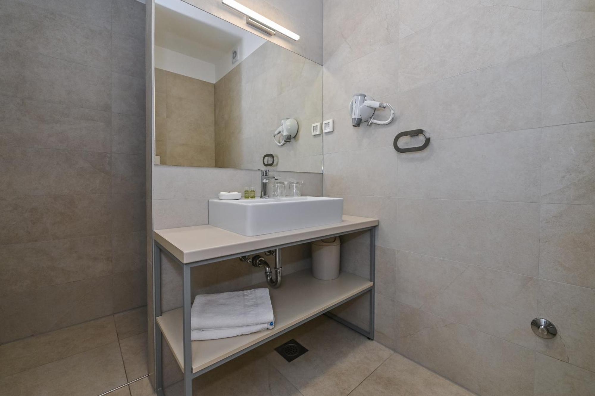 Villa Cala, Hotel Rooms&Apartments โนวาลยา ภายนอก รูปภาพ